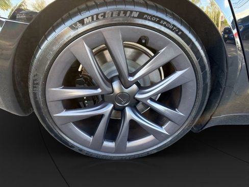 Used 2022 Tesla Model S AWD/4WD image 23
