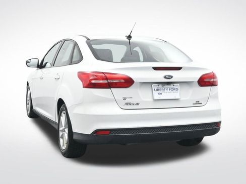 Used 2016 Ford Focus SE image 9
