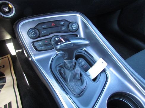 Used 2018 Dodge Challenger R/T RWD image 17