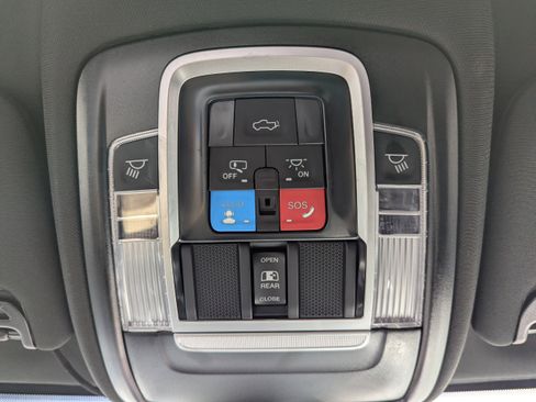 Used 2024 RAM 3500 Laramie w/ Night Edition image 28