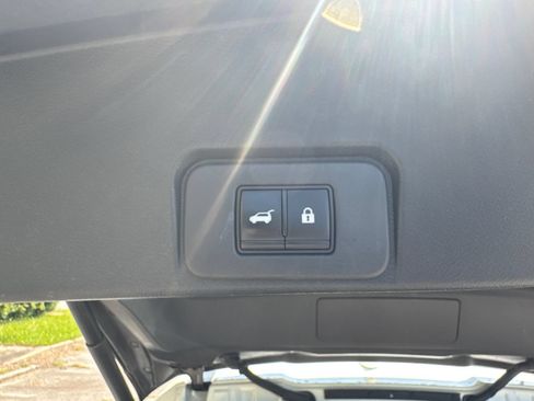 Used 2022 Nissan Rogue Platinum w/ Head-Up Display Package FWD image 19
