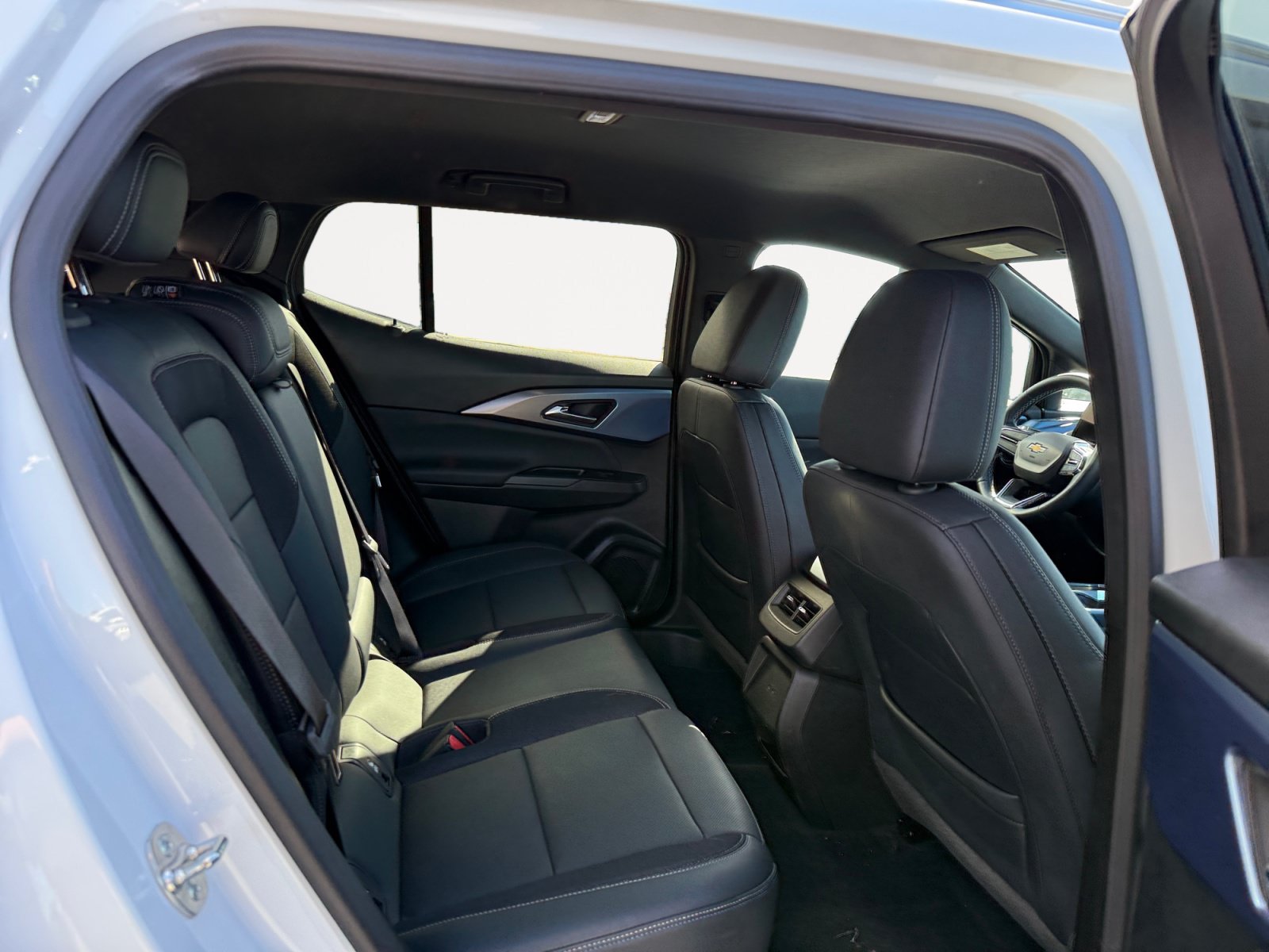 Used 2024 Chevrolet Equinox EV LT FWD image 18