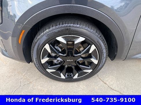 Used 2025 Kia Sorento EX w/ Panoramic Sunroof Package FWD image 10