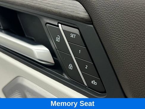 Used 2025 GMC Acadia Denali w/ Super Cruise Package AWD/4WD image 18