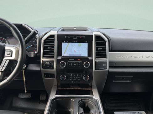 Used 2019 Ford F250 Lariat w/ Lariat Value Package AWD/4WD image 10