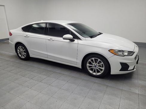 Used 2020 Ford Fusion SE image 11