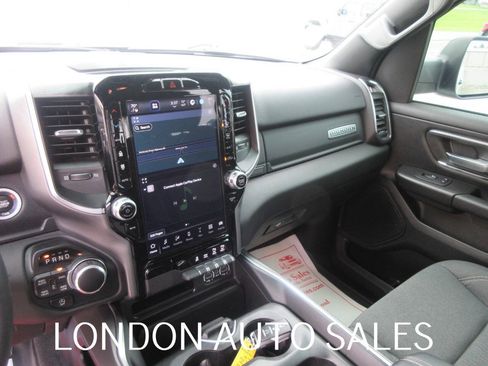 Used 2024 RAM 1500 Big Horn AWD/4WD image 12