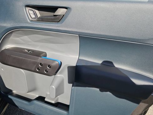 New 2026 Ford Maverick Lobo AWD/4WD image 10