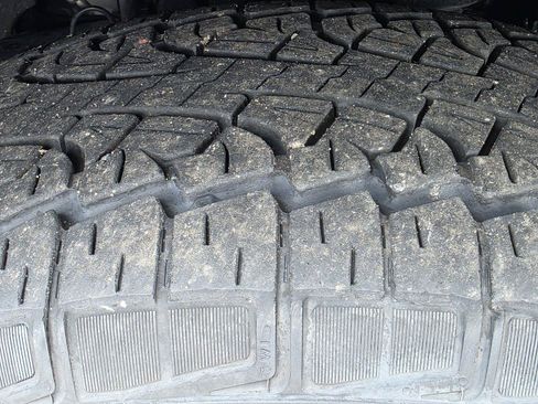 Used 2025 Ford Expedition Max Active AWD/4WD image 41