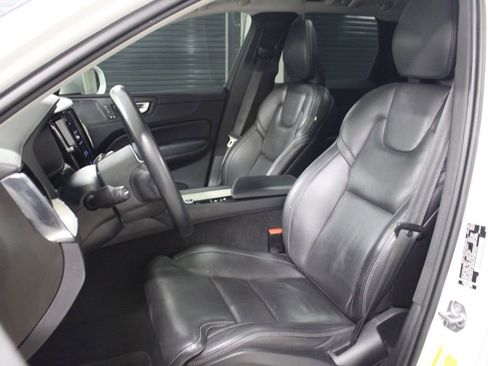 Used 2021 Volvo XC60 T6 Inscription w/ Advanced Package AWD/4WD image 5