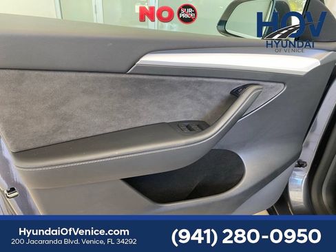 Used 2022 Tesla Model Y Performance AWD/4WD image 28