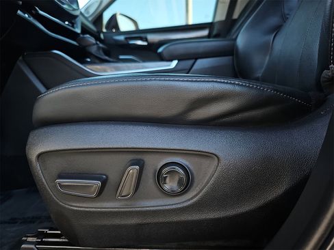 Used 2022 Toyota Highlander Limited image 32