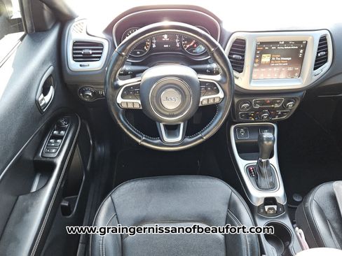 Used 2021 Jeep Compass Latitude w/ Driver Assistance Group FWD image 5