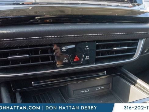 Used 2025 Volkswagen Atlas SE AWD/4WD image 9