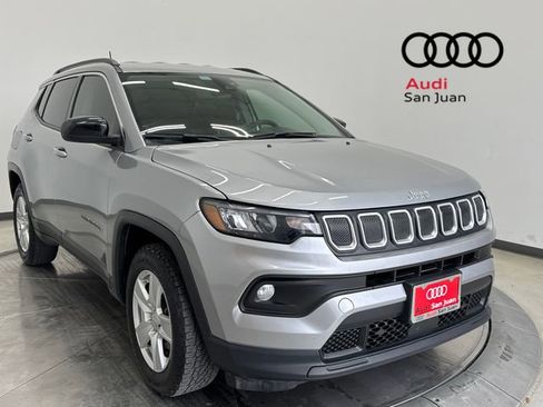 Used 2022 Jeep Compass Latitude image 1