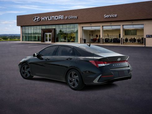 New 2026 Hyundai Elantra SEL Sport FWD image 4