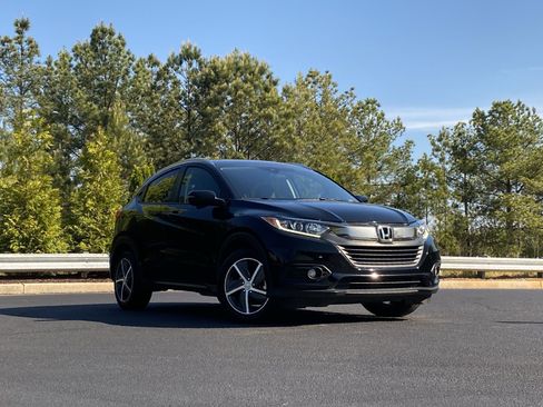 Used 2022 Honda HR-V EX image 2