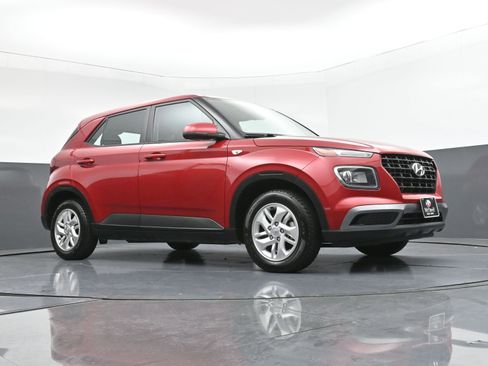 Used 2021 Hyundai Venue SE image 20