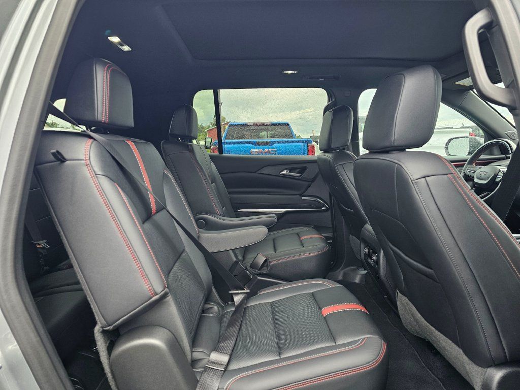 Used 2024 Chevrolet Traverse RS AWD/4WD image 12