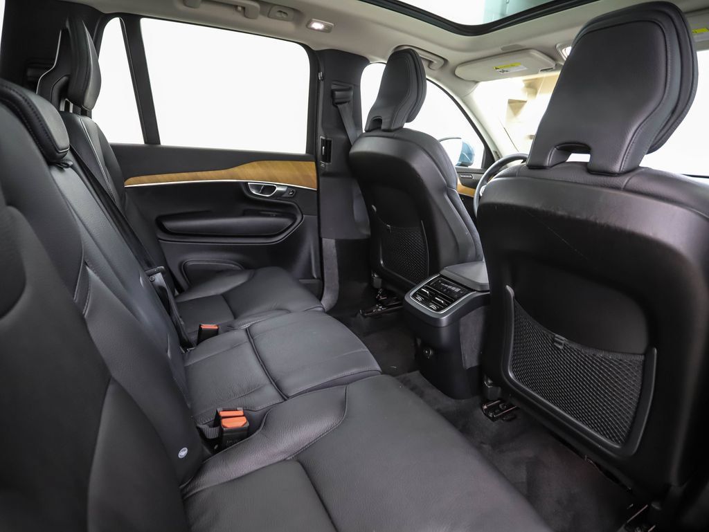 Used 2023 Volvo XC90 B5 Plus AWD/4WD image 28