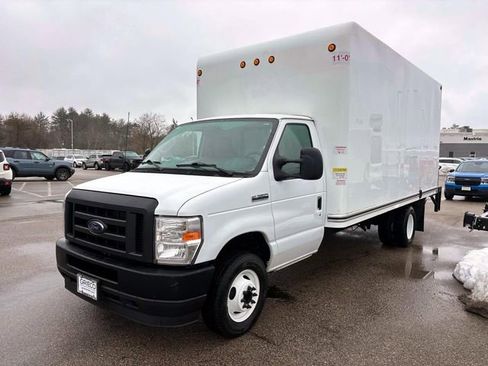 Used 2024 Ford E-350 and Econoline 350 Super Duty w/ Power Windows & Locks Group image 8
