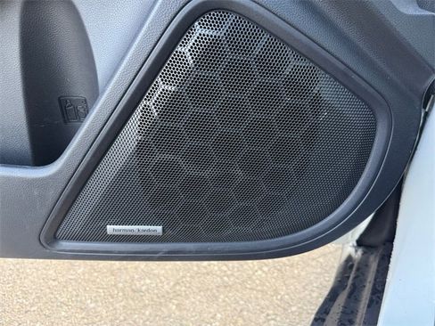 Used 2021 Subaru Outback Touring w/ Popular Package #2 image 13