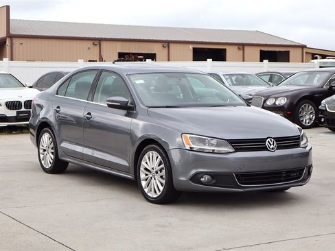 Used 2013 Volkswagen Jetta TDI FWD image 9