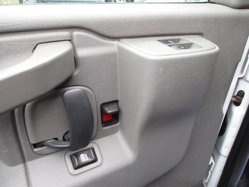 Used 2019 Chevrolet Express 3500 LS image 27