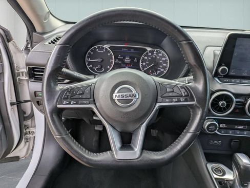 Used 2020 Nissan Sentra SV FWD image 17