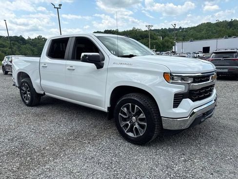 Used 2023 Chevrolet Silverado 1500 LT AWD/4WD image 7