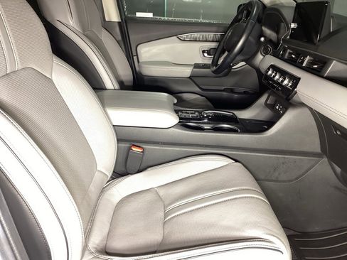 Used 2023 Honda Pilot Elite image 5