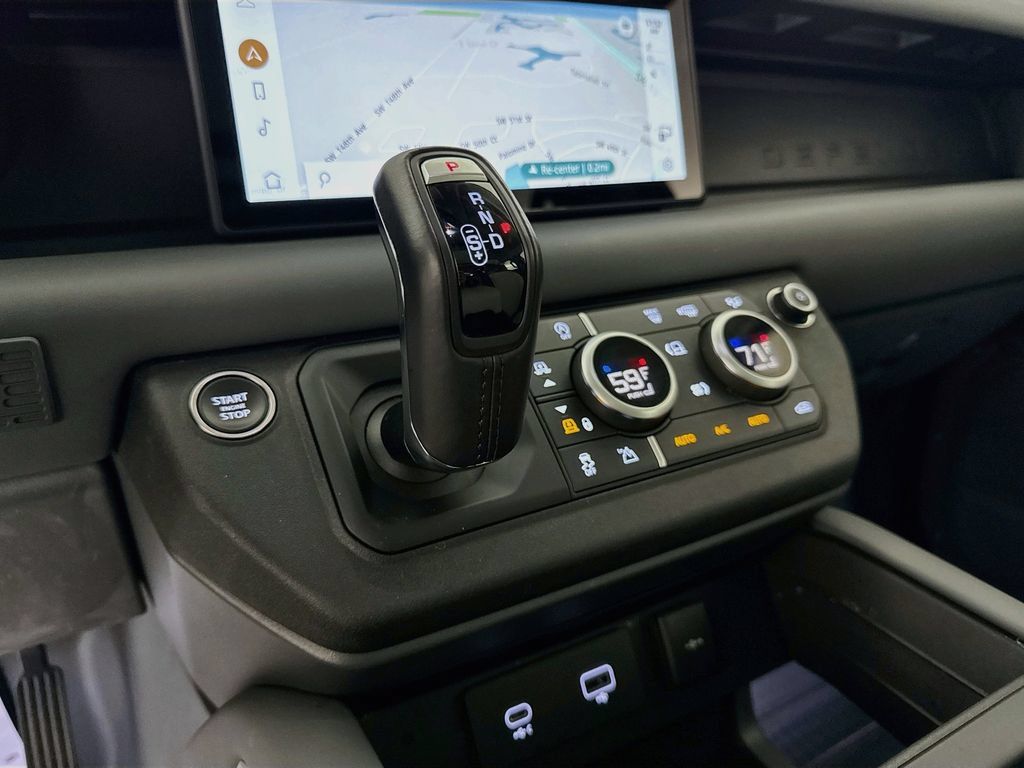 Certified 2024 Land Rover Defender 110 X-Dynamic SE AWD/4WD image 17