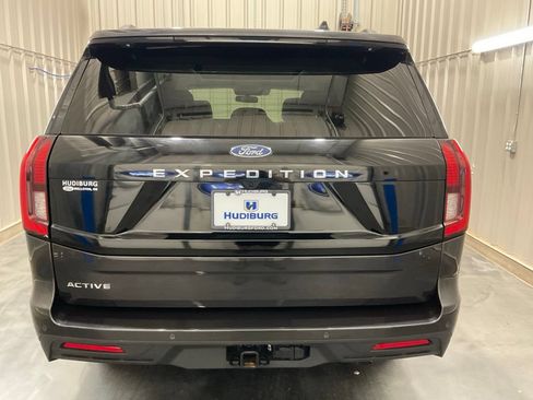 Used 2025 Ford Expedition Active AWD/4WD image 24