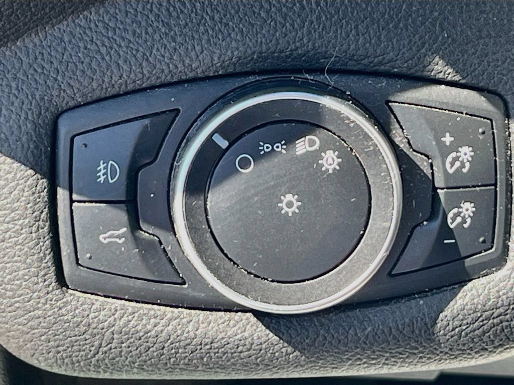 Used 2017 Ford Escape Titanium FWD image 10