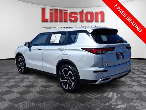Used 2024 Mitsubishi Outlander SE FWD image 6