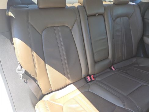 Used 2013 Lincoln MKZ FWD image 21