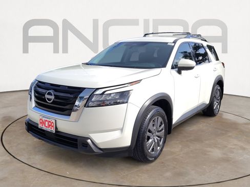 Certified 2024 Nissan Pathfinder SV FWD image 9