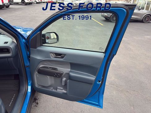 New 2025 Ford Maverick XLT w/ XLT Luxury Package image 9