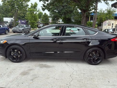 Used 2016 Ford Fusion SE FWD image 8