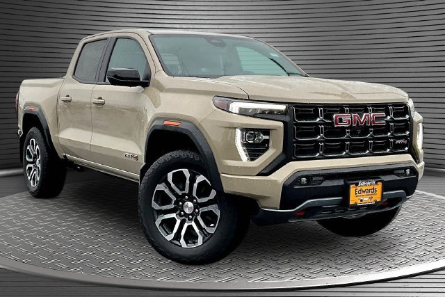 Used 2024 GMC Canyon AT4 w/ AT4 Premium Package AWD/4WD image 3