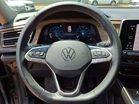 Used 2024 Volkswagen Atlas SE AWD/4WD image 19