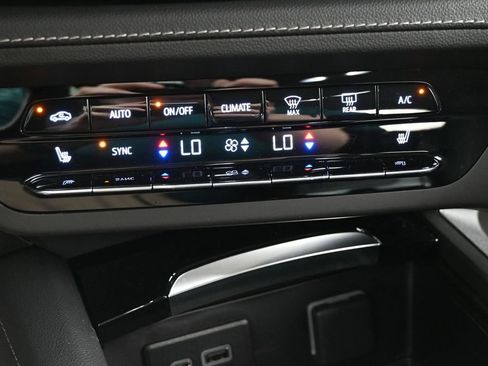 Used 2023 Buick Envision Preferred AWD/4WD image 16