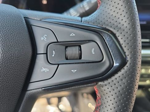 Used 2024 Chevrolet Trax RS w/ Sunroof Package FWD image 19