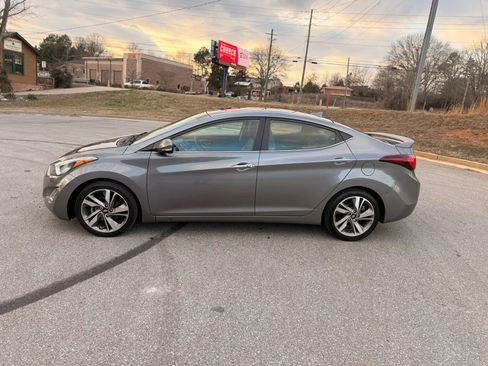 Used 2014 Hyundai Elantra Limited w/ Option Group 03 image 3