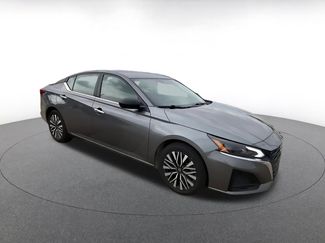 Used 2025 Nissan Altima 2.5 SV FWD video 2