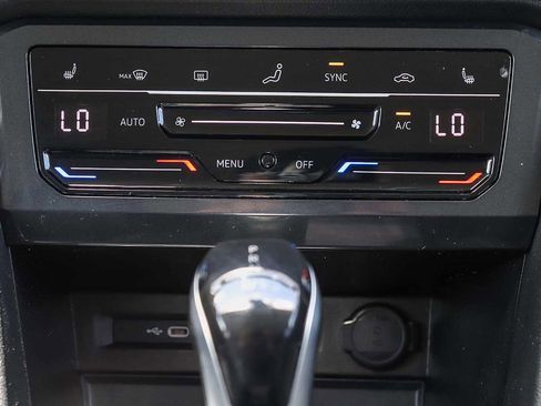 Certified 2022 Volkswagen Tiguan SE FWD image 13