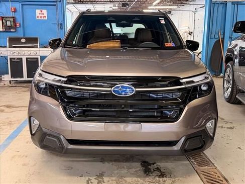 Used 2025 Subaru Forester Touring image 8