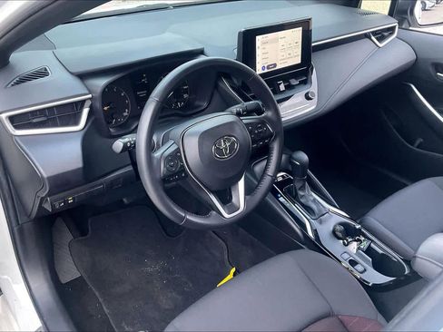 Used 2023 Toyota Corolla SE w/ SE Premium Package image 17