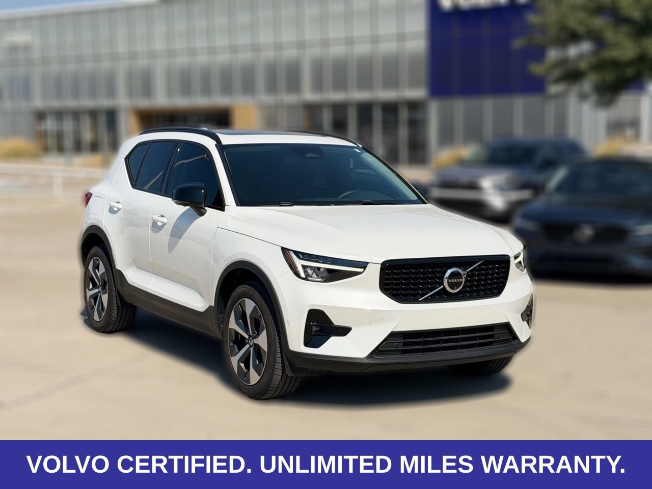 Certified 2025 Volvo XC40 B5 Plus AWD/4WD image 6