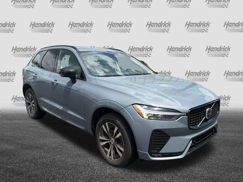 Used 2024 Volvo XC60 B5 Core AWD/4WD image 3